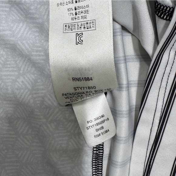 {Patagonia} Microswell Slim Fit Mock Neck Raglan Short Sleeve Rashguard - Picture 5 of 5